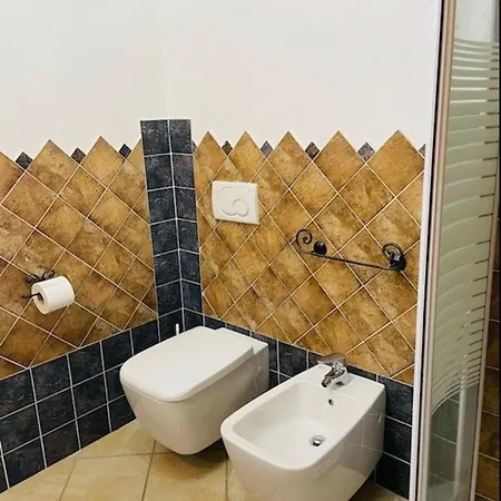 Casa Vacanze Flora Apartment *